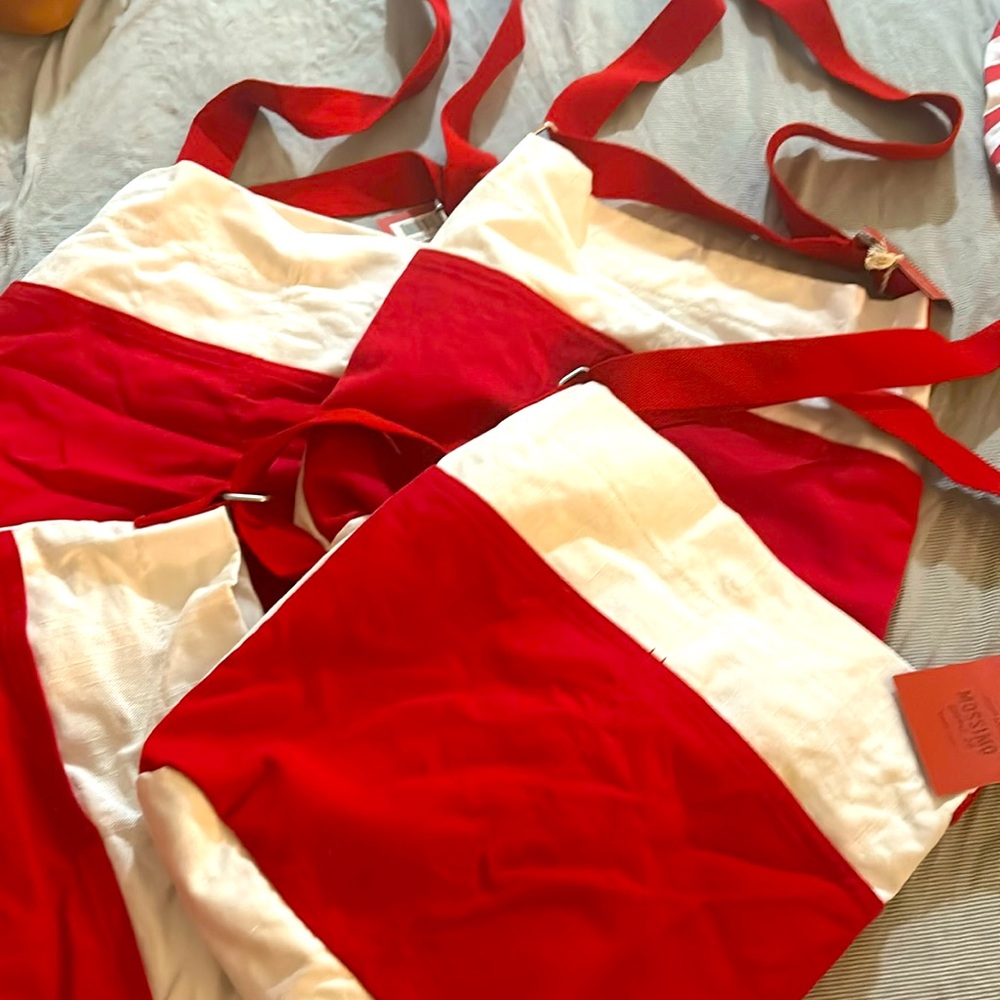 Red and white beach bags!